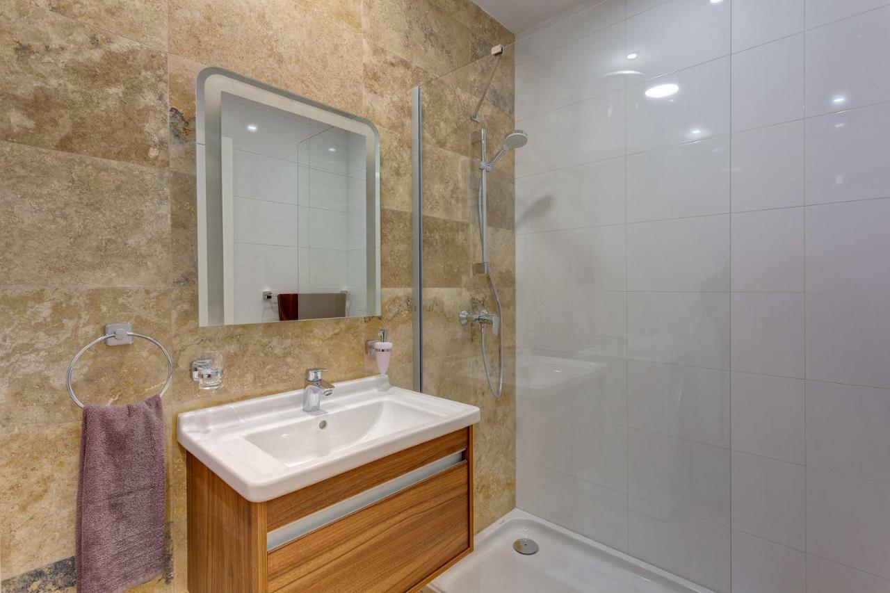 Modern 2 Bedroom Apartment In St Julians St. Julian's Zewnętrze zdjęcie